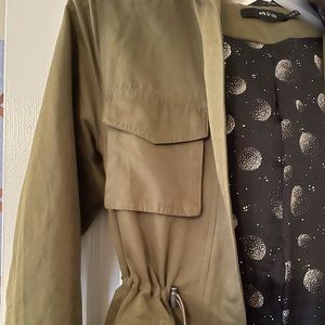 OLIVE GREEN ARK & CO LIGHT WEIGHT JACKET WITH FAUX FUR HOOD.